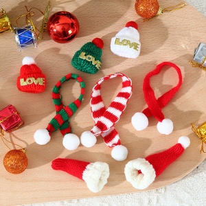 Set Mini Cappello e Sciarpa Carino - Decorazione Natalizia per Bambole, Cactus e Paesaggi Festivi, Design Amore <span class=keywords><strong>Rosso</strong></span>/Verde - Product Image 2