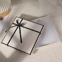Boîte cadeau personnalisée de luxe 2026 avec ruban, emballage rigide en papier pour cadeaux et vente au détail