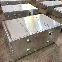 Table basse en métal rivet en aluminium de style industriel pour bar à cigares à whisky et mobilier de bar d'hôtel