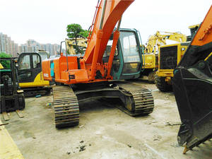 Excavatrice d'origine Hitachi ZX 200 avec de faibles heures de travail Excavatrice hydraulique sur chenilles de 20 tonnes à vendre comme composant de base - Product Image 2