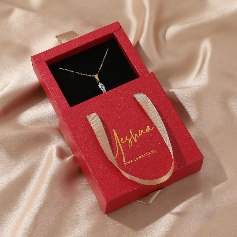 rouge avec satin ou mousse