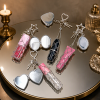 Porte-clés en acier inoxydable tendance pour brillant à lèvres et rouge à lèvres avec miroir de maquillage intégré, idéal pour sac