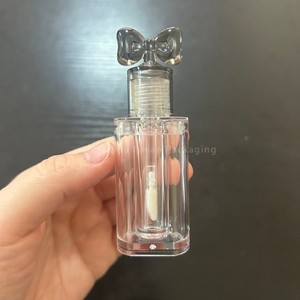 <span class=keywords><strong>ISMAN</strong></span> Vente en gros de tubes de gloss à lèvres miniatures de 2,5 ml avec nœud papillon, design mignon, emballage vide pour gloss à lèvres, rose, noir, blanc, logo personnalisé - Product Image 5
