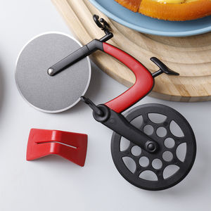 Roue à <span class=keywords><strong>pizza</strong></span> en forme de vélo avec support, surface givrée antiadhésive, couteau à <span class=keywords><strong>pizza</strong></span> en acier inoxydable, trancheuse à <span class=keywords><strong>pizza</strong></span>, gadgets de cuisine - Product Image 3