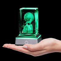 EURAN Cubo Laser 3D di Lusso Moderno con Base LED, Figurina di Lupo in Cristallo, Luce Notturna Multicolore 5*5*8cm