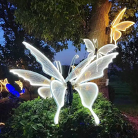 Lumières de papillon 3D flottantes d'extérieur, décoration de jardin imperméable pour l'éclairage des pelouses de parc
