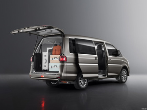 Dongfeng M5 Venta al por mayor Chenglong <span class=keywords><strong>Furgoneta</strong></span> Mini de Eje Largo con Concesiones de <span class=keywords><strong>Precio</strong></span>, Camión Eléctrico EV - Product Image 2