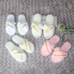 Pantofole da <span class=keywords><strong>Sposa</strong></span> Bianche Stampate in Velluto Corallo, Punta Chiusa, per Matrimoni, Camere da Letto delle Damigelle e Addio al Nubilato - Product Image 4