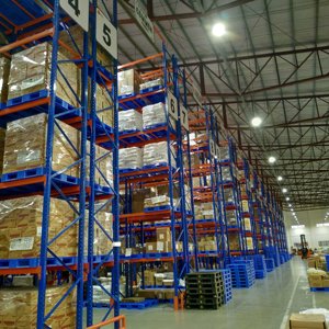 رف مكوك فولاذية مستودع صناعي كرتونة مرآب بمسمار على الراديو رفوف معدنية - Product Image 4