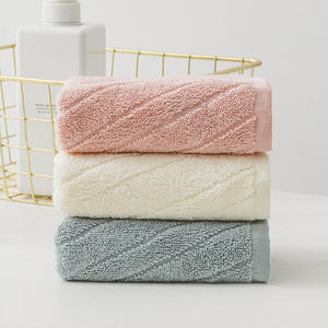 Serviettes de toilette en pur coton 30x60cm rectangulaires, douces pour la peau, absorbantes, rose, gris, blanc laiteux, bleu - Product Image 1