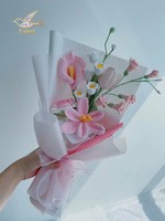 Buket Mawar Merah Muda Rajutan Katun Buatan Tangan yang Dapat Disesuaikan-Bunga Tulip Buatan Hadiah Romantis dan Menawan untuk Natal Tahun Baru