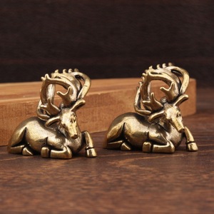 Figura de Ciervo Reclinado de Latón Sólido, Escultura de Animal de Metal, Decoración de Mesa para el Hogar, Adorno de Escritorio - Product Image 3