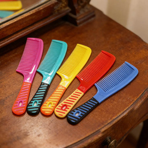 Household candy-colored plastic <b>combs</b>, men's and women's long hair <b>combs</b>, old-fashioned <b>combs</b>, large teeth, <b>wide</b> teeth, parting - Product Image 1