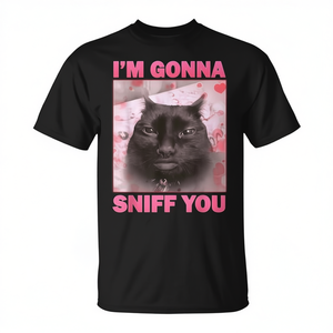 Camiseta con meme de gatos 'I'm Gonna Sniff You Brainrot' para mujeres y hombres - Product Image 2