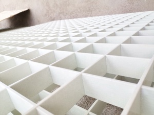 Grille <span class=keywords><strong>de</strong></span> ventilation en PRV à mailles larges 50x50mm avec surface antidérapante et service <span class=keywords><strong>de</strong></span> découpe - Product Image 4