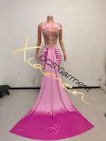 Ocstrade Robes d'anniversaire personnalisées avec bordure en plumes et ourlet long en strass Robes de soirée courtes en strass rose sexy de luxe pour femmes
