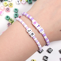 Perline acriliche quadrate color caramella con lettere dell'alfabeto, perline trasparenti solide con lettere per la creazione di braccialetti fai da te e gioielli con nome.