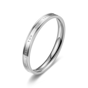 Le fabricant vend des bagues en acier titane avec lettres anglaises pour femmes, qui ne ternissent pas. C'est un couple de niche et de luxe léger. - Product Image 6