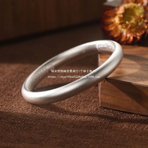 สร้อยข้อมือเงินแท้ 999 แบบด้าน ลายปลาดุก ดีไซน์ปิด ฝาหลังสลักลาย งานฝีมือแบบดั้งเดิม ของขวัญเครื่องประดับ - Product Image 3