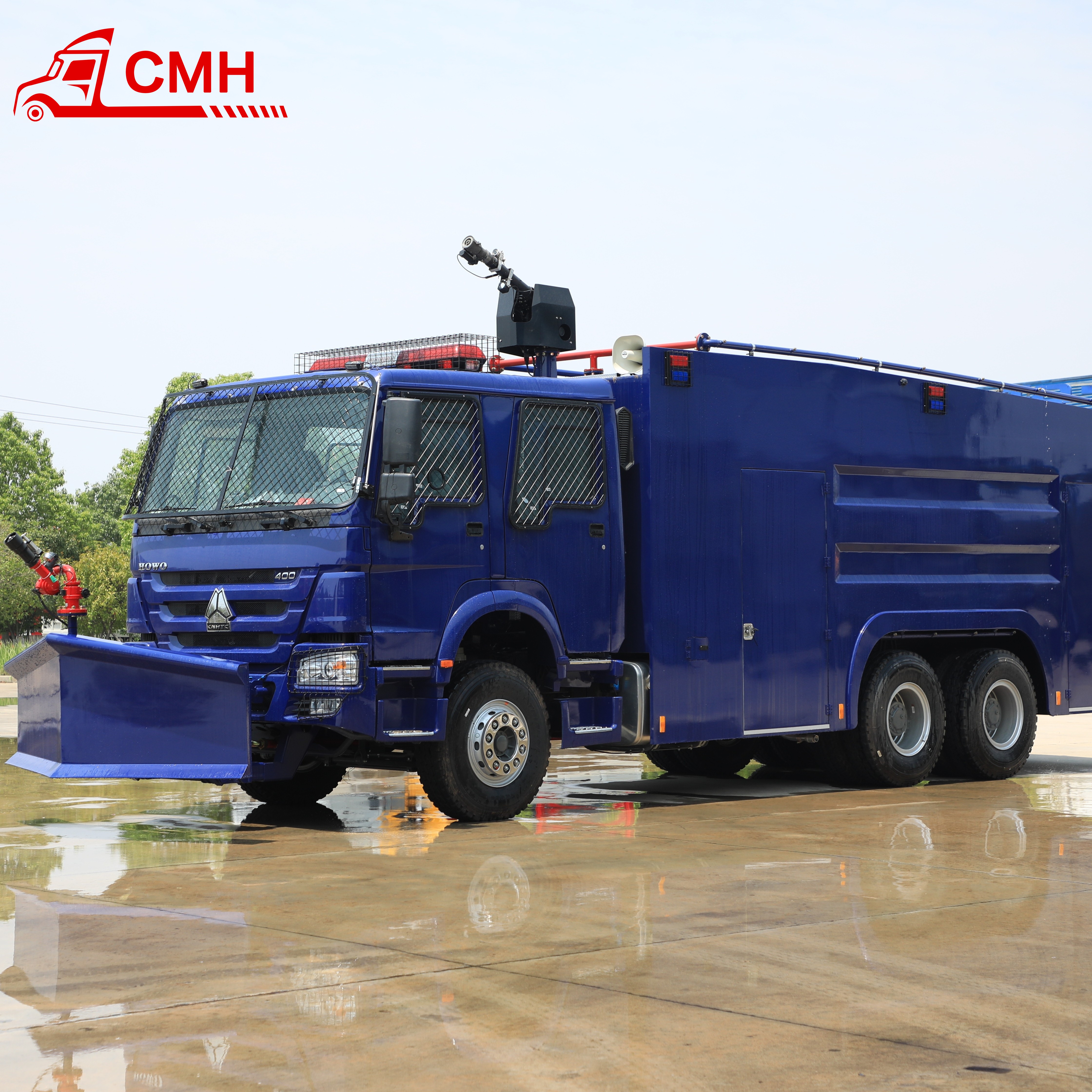 High - Quality HOWO 6x4 Left Hand Drive Explosion - Proof Water Cannon Vehicle Equipped with Pulse Cannon & Front Water Cannon