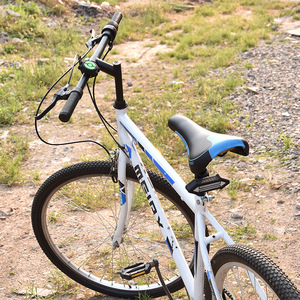 Luz Trasera para Bicicleta LED con Control Remoto Inalámbrico, Señal de Giro, 4 Modos, Impermeable IPX4, Luz de Ciclismo Nocturno, Plástico Negro - Product Image 4