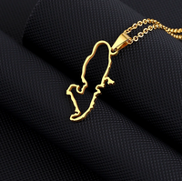 Colliers pendentifs Carte de la Martinique en acier inoxydable léger – Collier français des Caraïbes