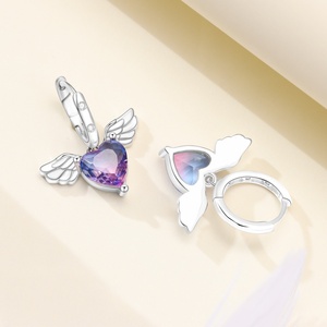 Pendientes de moda con diseño de corazón y alas de ángel en ombre morado CZ, chapados en rodio, tipo Huggie Hoop, joyería de latón a la moda para mujer, regalo. - Product Image 5