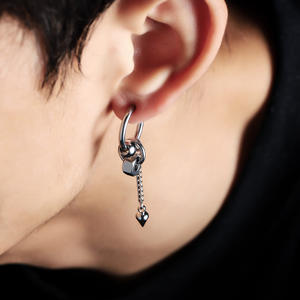 Vente en gros de boucles d'oreilles hip-hop pour hommes en acier inoxydable plaqué noir, style punk, produits très vendus - Product Image 2