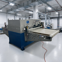 Machine de découpe automatique à alimentation par convoyeur, contrôlée par PLC, de précision CNC pour la fabrication de chaussures, avec moteur