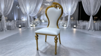 Chaise Chiavari moderne en acier doré avec coussin blanc, empilable et stable, pour événements extérieurs, hôtels et restaurants