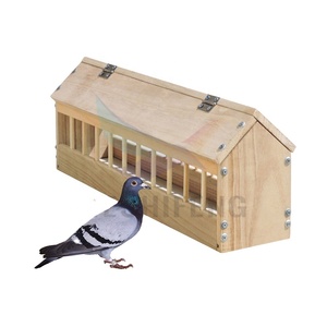 2024 Mangeoire à oiseaux sauvages en bois suspendue à l'extérieur Mangeoire à oiseaux automatique - Product Image 1