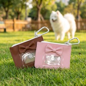 Cartera para bolsas de excrementos de perro con diseño de pajarita en relieve, de cuero PU, bonita, portátil, con ventana transparente, soporte para bolsas de residuos, mosquetón, regalo para amantes de las mascotas - Product Image 3