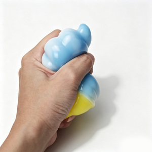 Jouet Squishy Cône de Crème Glacée Dégradé, Jouet Sensoriel Anti-Stress à Presser, Jouet Anti-Anxiété et de Décompression, Vente en Gros - Product Image 5