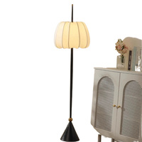 Lampadaire rétro de style français-américain avec LED, base en bois massif, abat-jour en tissu E27 pour salon, chambre à coucher, ambiance design ancien