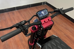 Patinete Eléctrico Autoequilibrado Plegable de Aluminio con Frenos de Disco Hidráulicos, 10000W/15000W, 72V, 40Ah/50Ah, 150KM de Autonomía - Product Image 3