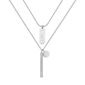 Un conjunto de collares minimalistas de estilo unisex con un diseño geométrico mate único, perfecto para un look versátil y artístico. - Product Image 5