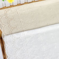 Tissu de Jupe Tout-Imprimé en Coton du Fabricant avec Broderie Florale Symétrique Rideaux de Maison Vêtements Motif Animal Vente en Gros
