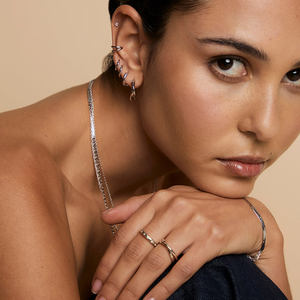 <span class=keywords><strong>Pendientes</strong></span> Gemnel Statement Jewelry de Latón con Diseño Personalizado, Hipoalergénicos, Modelo Crossover Illusion Huggies - Product Image 4