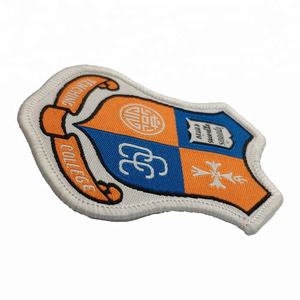 Badges tissés personnalisés à coudre à prix abordable avec patchs en tissu PVC souple, forme et taille personnalisées, sans nickel - Product Image 3