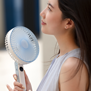 مروحة تبريد هواء زرقاء مربعة 6 بوصة USB محمولة بأربع سرعات رياح ، مروحة يدوية قابلة للطي قابلة لإعادة الشحن للتخييم في الهواء الطلق - Product Image 1