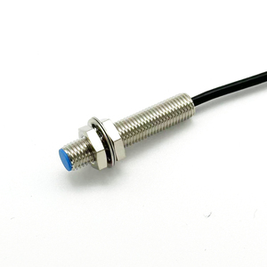 DGKJ inductive proximity sensor 10-30V Flush 1mm sensing range - Product Image 1