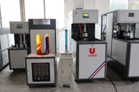 La machine de soufflage de bouteilles en plastique PET semi-automatique de 5 gallons de Zhangjiagang U Tech Machine Co Ltd fabrique
