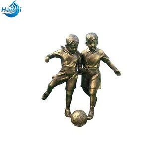 Grande Scultura in Bronzo di Uomo che Gioca a Calcio, Opera d'Arte in Metallo a Grandezza Naturale per Piazze Commerciali e Loghi - Product Image 6