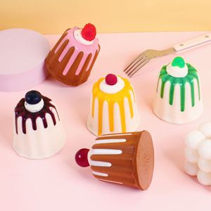 เค้กเจลลี่ PU รุ่นเค้ก<span class=keywords><strong>คิริ</strong></span> ของตกแต่งขนมสำหรับน้ำชายามบ่าย ของเล่นบีบได้สำหรับเด็กหญิงและเด็กชาย อายุ 5 ถึง 7 ปี - Product Image 4