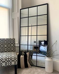 Scandinavische geruite decoratieve spiegel, milieuvriendelijk, handgemaakt metalen frame, spiegel in volle lengte voor vloer/wand, voor een modern huis - Product Image 2