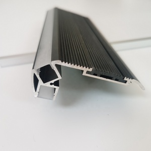 <span class=keywords><strong>Profil</strong></span>és en aluminium <span class=keywords><strong>LED</strong></span> SDW070-R à rainures pour le bord des marches, éclairage pour les zones <span class=keywords><strong>de</strong></span> passage, éclairage vers le haut et vers le bas - Product Image 3