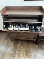 Meuble à chaussures rustique brun du milieu du siècle, étroit et fin, avec 2 tiroirs rabattables et 2 étagères réglables