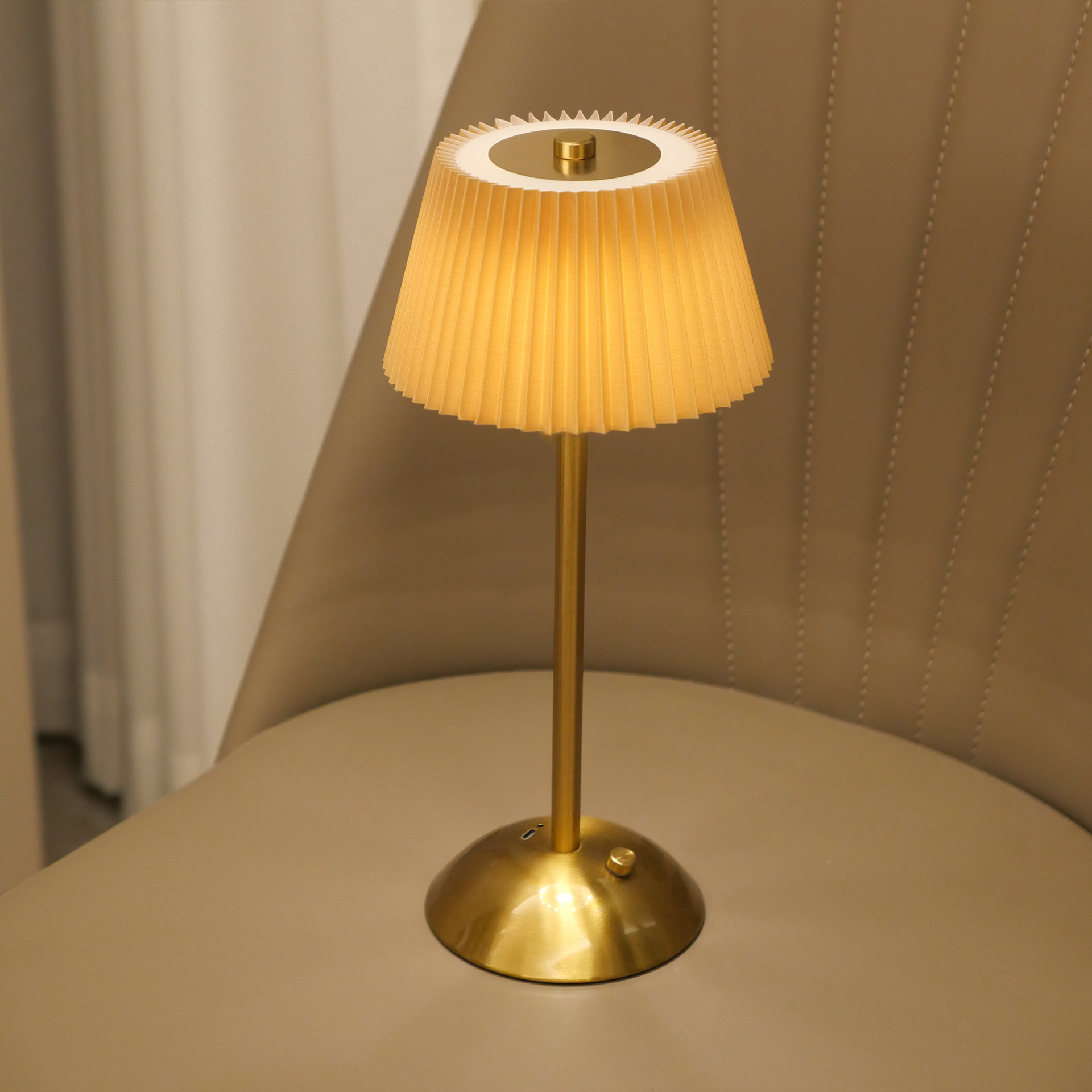 Gold & Chrome - Light Brown