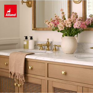 Meuble <span class=keywords><strong>de</strong></span> salle <span class=keywords><strong>de</strong></span> bain Alland personnalisé, moderne, avec double vasque, <span class=keywords><strong>miroir</strong></span>, finition laiton, panneau en <span class=keywords><strong>rotin</strong></span> texturé en bois naturel, encadré - Product Image 4