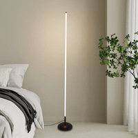 Lampe sur pied LED minimaliste moderne avec lumière blanc chaud à intensité variable, protection des yeux, pour salon et chambre - Lampe de table verticale